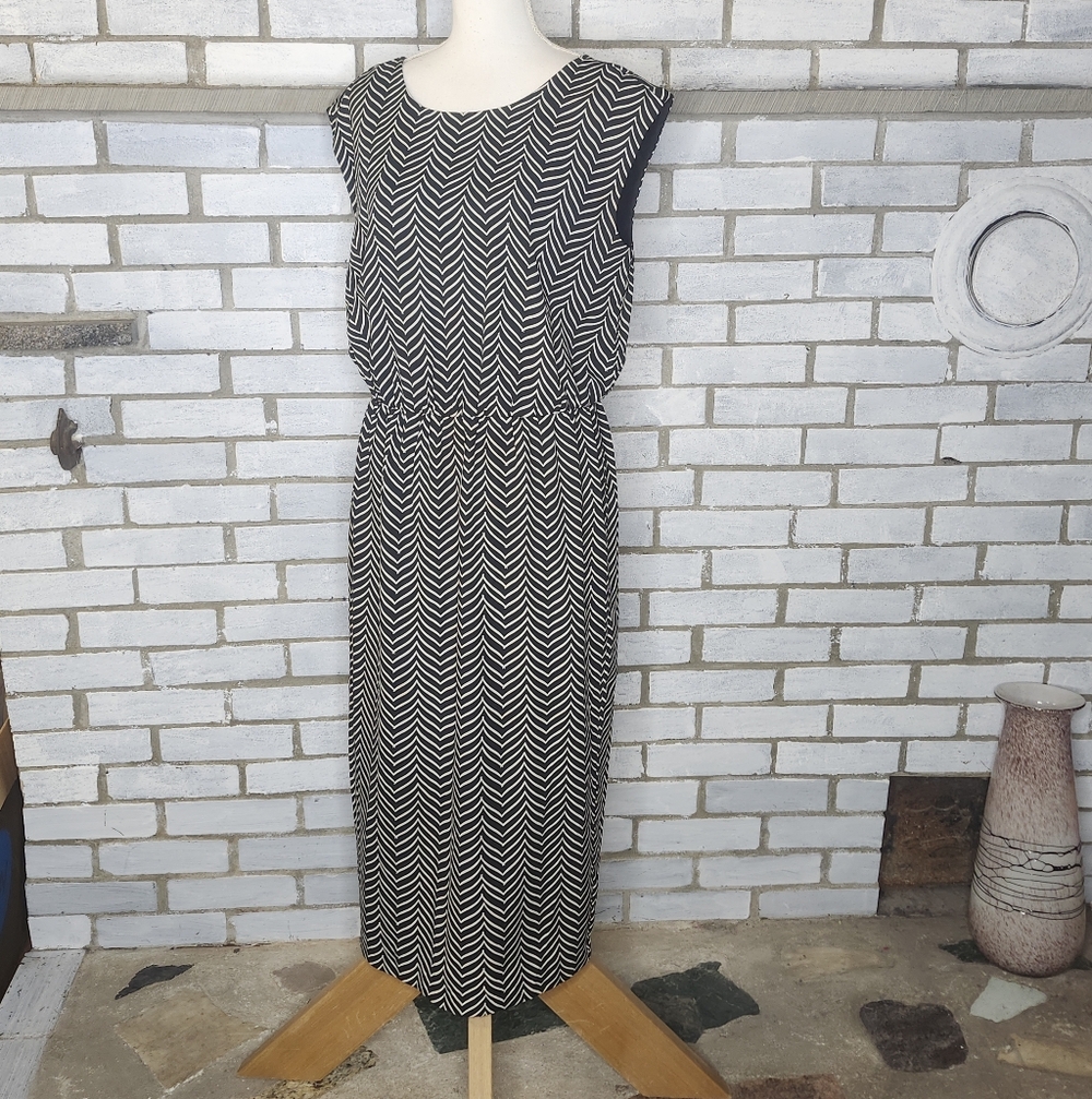 NWOT Next Women's Sleeveless Dress Sz UK 14 US 10 Black/Cream Chevron Striped